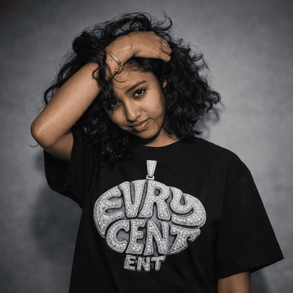 EVRY CENT ENT pendant tee lifestyle